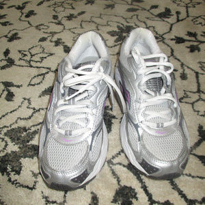 Saucony Tennis Shoes